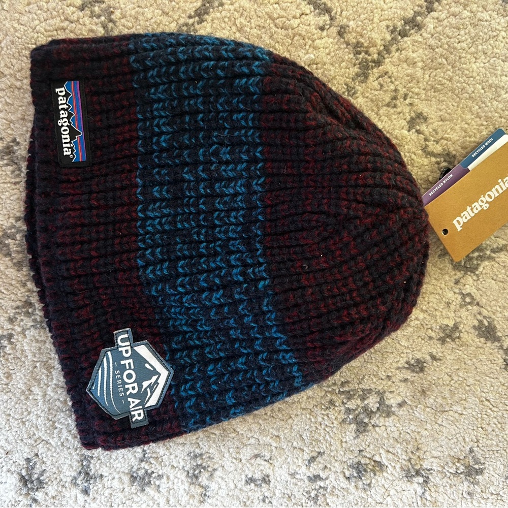 Patagonia NWT Burgundy and Blue Beanie